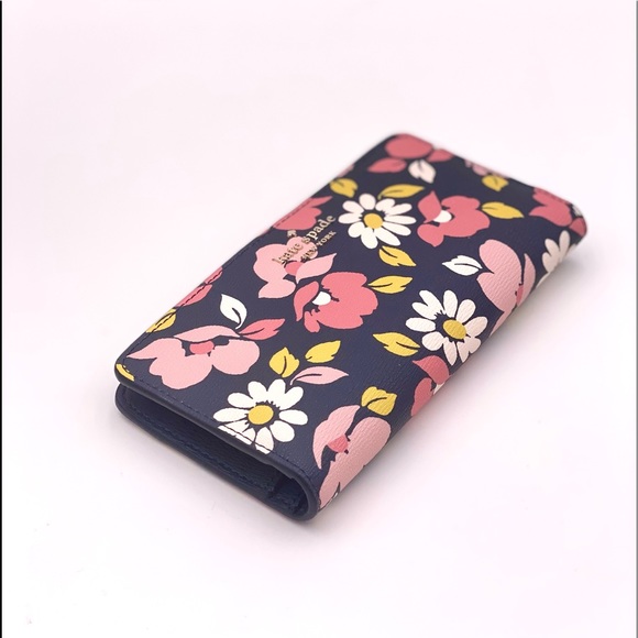 Kate Spade Darcy Road Trip Floral Small Bucket and Wallet Set - Picture 12 of 15